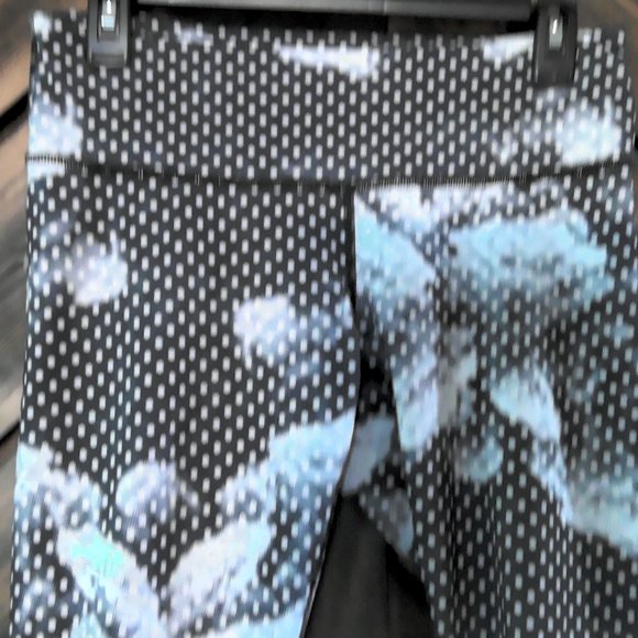 Lululemon🍋 wonder under crop patterned leggings - Picture 8 of 14